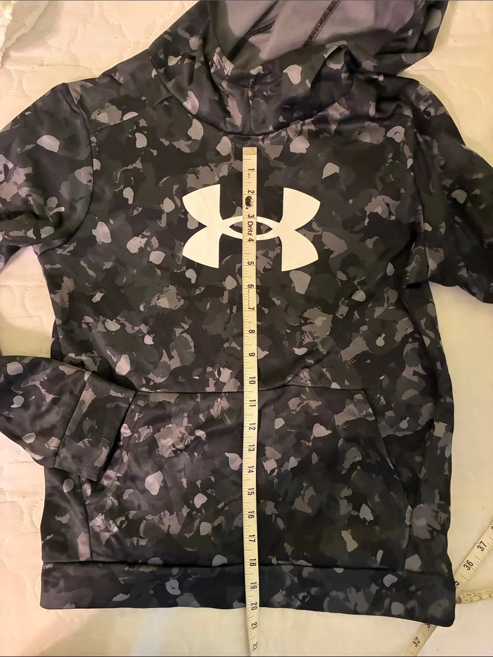Under Armour hoodie in EUC, size Youth Large - Picture 4 of 6